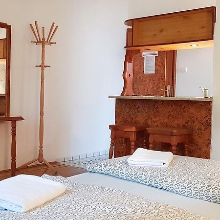 Hotel Paar Szieszta Gyor Ngoại thất bức ảnh