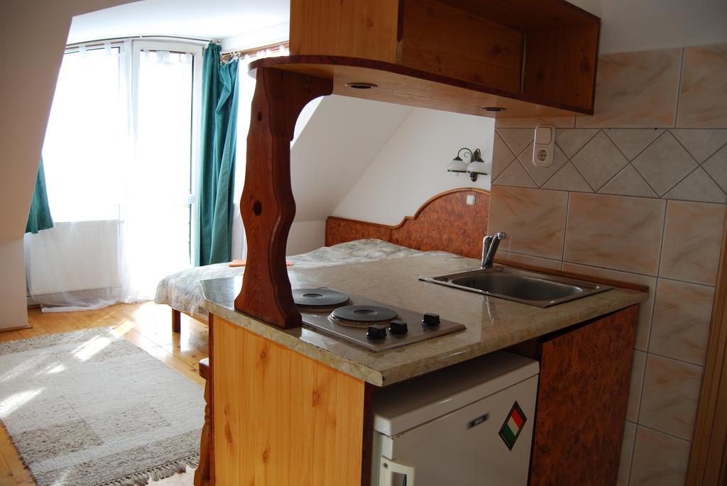 Hotel Paar Szieszta Gyor Ngoại thất bức ảnh