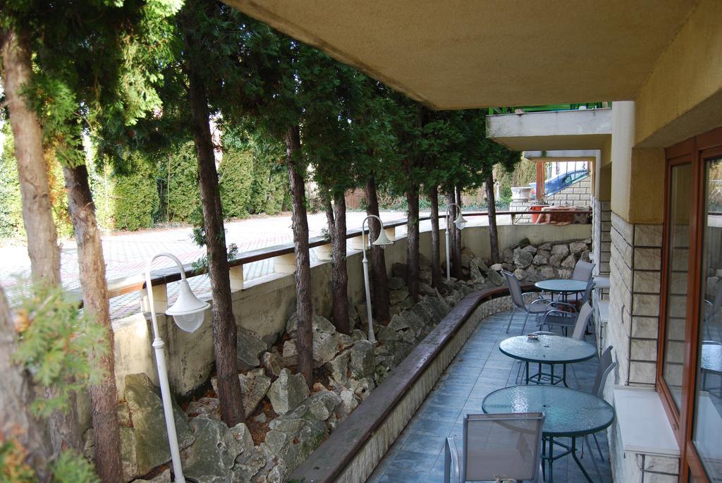 Hotel Paar Szieszta Gyor Ngoại thất bức ảnh