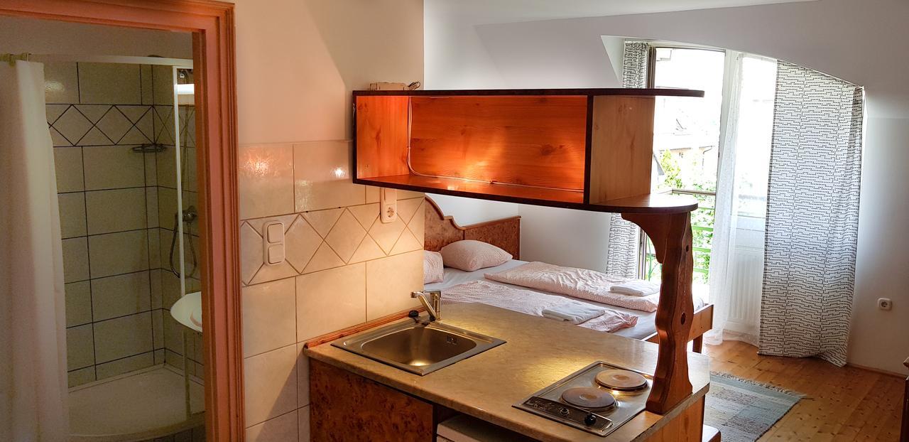 Hotel Paar Szieszta Gyor Ngoại thất bức ảnh