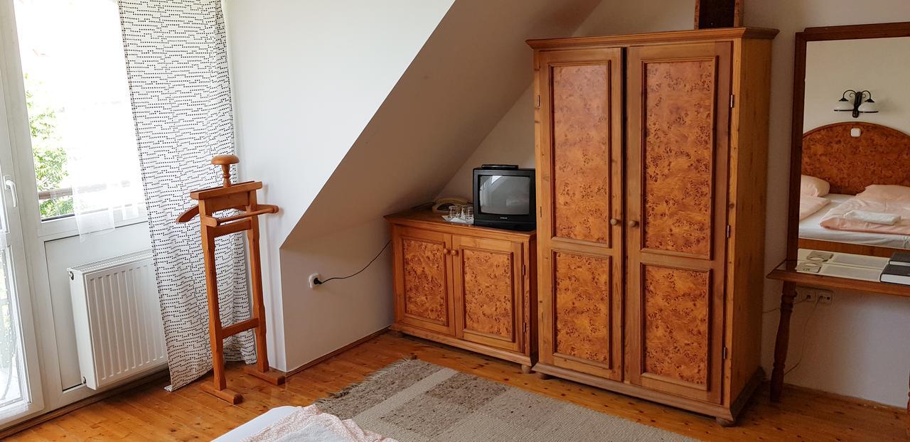 Hotel Paar Szieszta Gyor Ngoại thất bức ảnh